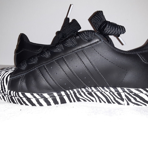 zebra shell toe adidas